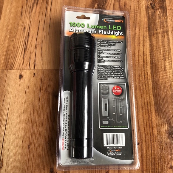 NEW IllumiBrite Aluminum LED Flashlight 1000 Lumen - Picture 2 of 13